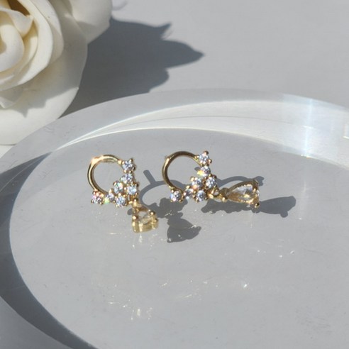 세련된 고급스러움을 선사하는 러브엘렌의 925실버 물방울 귀걸이