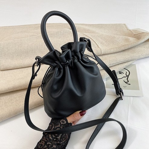 일본식 미니 Drawstring 양동이 가방 간단한 휴대용 어깨 가방 유행 학생 메신저 가방 여성 모든 경기 Ins 작은 가방