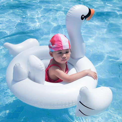 자녀에게 안전하고 즐거운 여름철 물놀이 경험을 선사하는 스완 보행기튜브