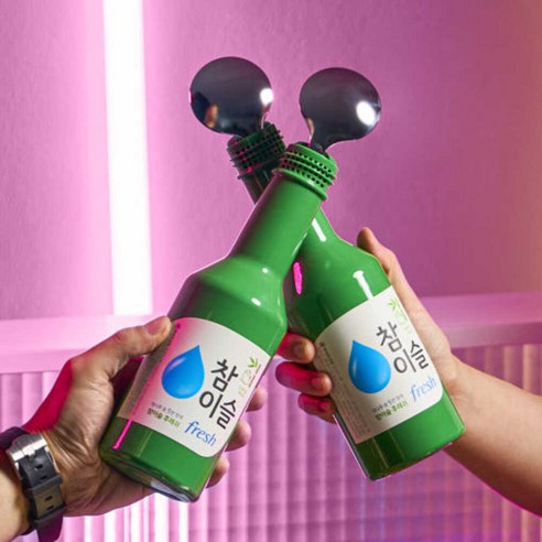 흥겨움을 담은 진로 참이슬 블루투스 마이크로 일상에 특별한 즐거움을 더하세요!