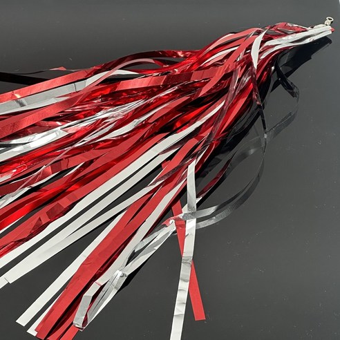 압도적인 길이와 풍성함으로 물 속에서 화려하게 어필