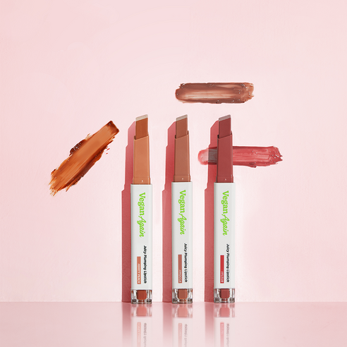 비건 친화적이고 영양가 높은 터치인솔 쥬시 플럼핑 립스틱으로 완벽한 입술 연출