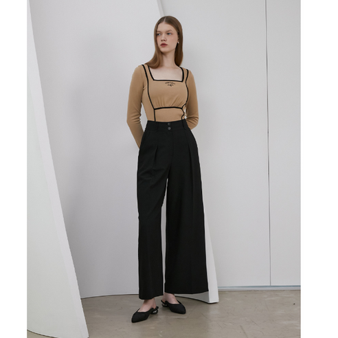 [에고이스트] EN4CL965 스퀘어넥 절개 배색 티셔츠 (22년 가을)