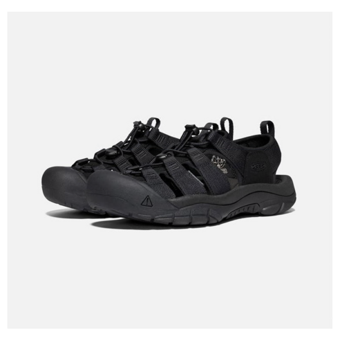 여름철 스타일과 기능성을 겸비한 KEEN 뉴포트 H2 샌들 Triple Black 킨뉴포트h2