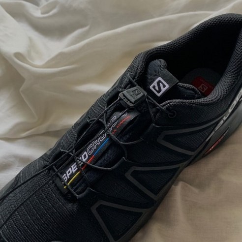 원터치로 완성하는 스타일, 살로몬 퀵레이스 블랙