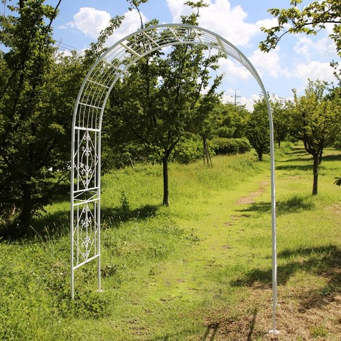 호르투스가든 정원 아치로 당신의 정원을 예술 작품으로 승화시키세요.