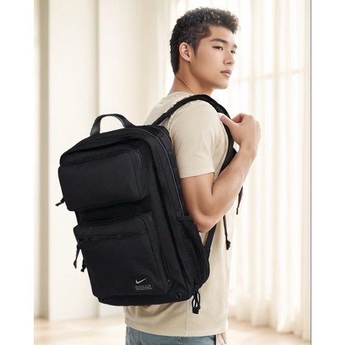 도시의 속도를 담은 실용적인 동반자, 나이키 유틸리티 스피드 백팩 나이키유틸리티백팩