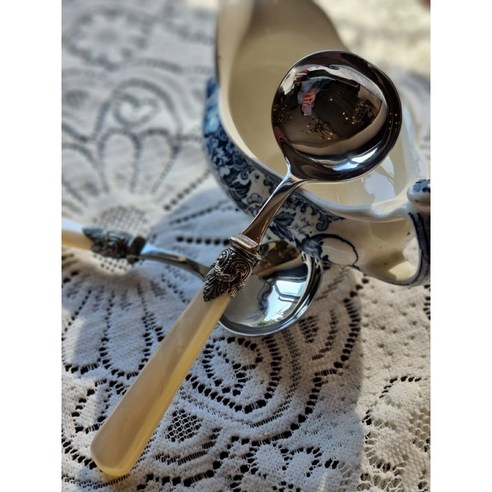 섬세한 식탁을 완성하는 예술, 지앙 나폴레옹 EME 국자