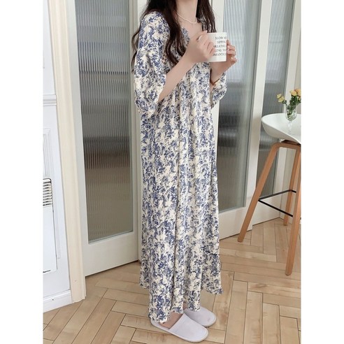 잔느 트왈 진주 원피스 잠옷으로 집에서도 휴양지처럼 편안하고 아름다운 여름밤을 보내세요.