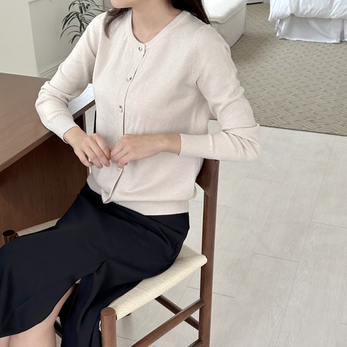편안함과 스타일의 조화: Vella Homme 데일리 라운드넥 사무실 가디건