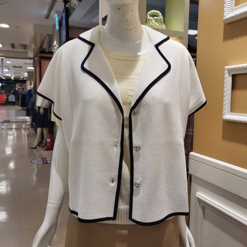 BCBG 비씨비지 여름24 배색 니트 카라 가디건 B4B4K116