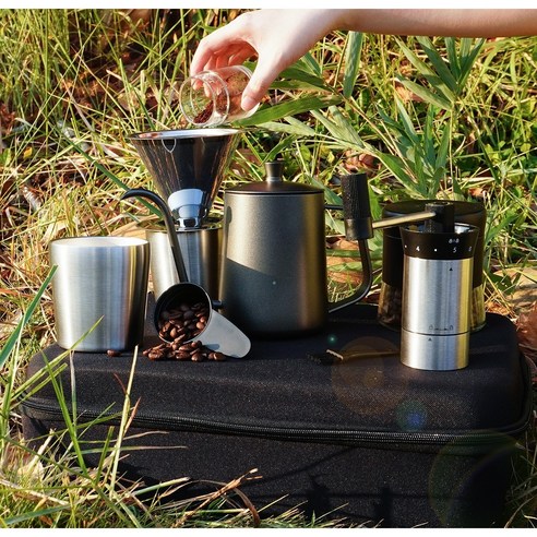 야외 모험가를 위한 필수품: 양조기술 캠핑 아웃도어 핸드드립 커피 세트