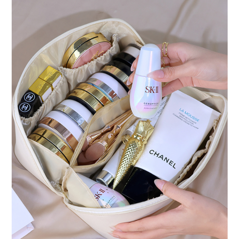 필수 화장품을 안전하고 체계적으로 수납하는 VEETIZ 대용량 여행용 화장품 파우치