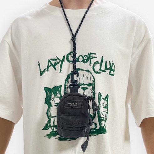 귀여움과 기능성이 합쳐진 미니 백팩 키링으로 키를 스타일리시하게 관리하세요.