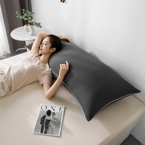 뒤척임 지옥 탈출! 아누베오 자이언트 바디필로우로 꿀잠 예약하세요.