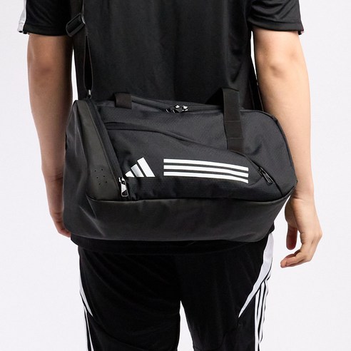 트렌디하고 실용적인 아디다스 스포츠 트레이닝 더플백