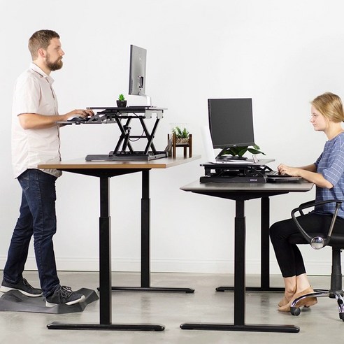 업무 생산성과 전반적인 건강을 향상시키는 편안하고 유연한 작업 환경을 만드세요.