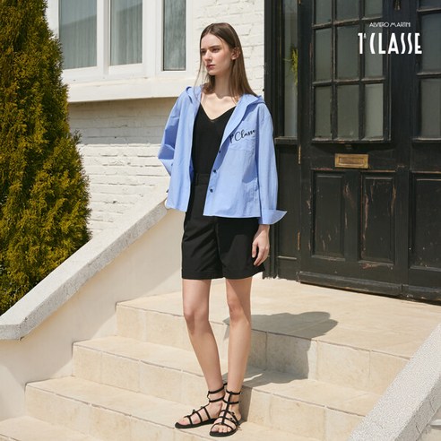 시간을 초월하는 우아함, 프리마클라쎄 로고 프린트 셔츠