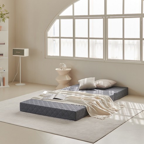 편안한 수면과 뛰어난 내구성을 갖춘 지니앤퍼니의 3단 접이식 토퍼 매트리스