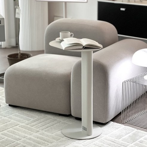 좁은 공간, 넓은 행복! 알루아 OVAL 사이드 테이블로 완성하는 나만의 아늑한 시간 알루아사이드테이블