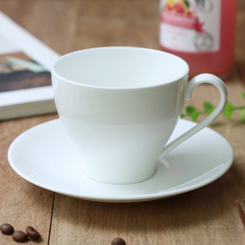 우아함과 실용성을 겸비한, 당신의 특별한 커피타임을 위한 완벽한 선택