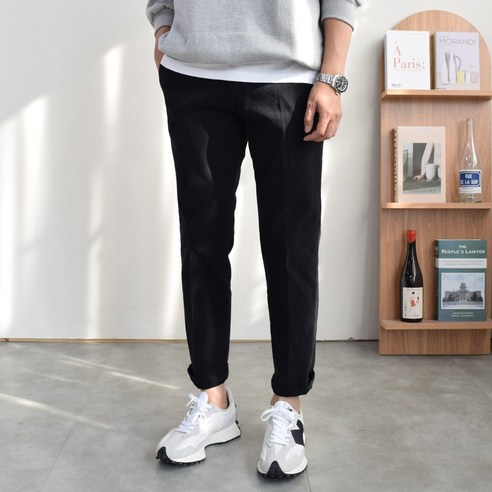 겨울철의 편안함과 세련함을 위한 필수품: 뉴에스지 코드 양기모 테이퍼드 반밴딩 팬츠