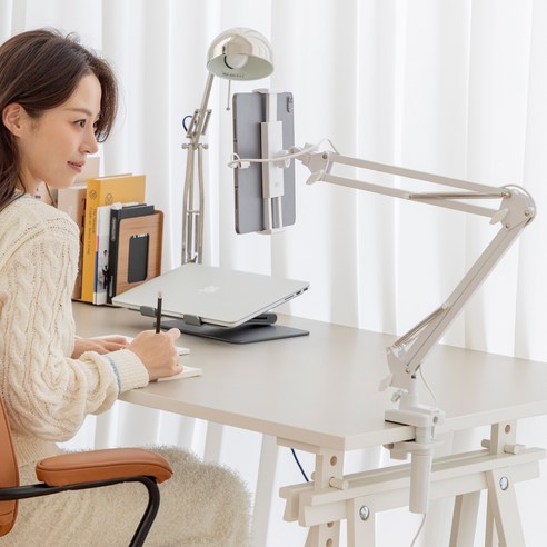 편리함과 스타일을 겸비한 스마트 기기 거치대