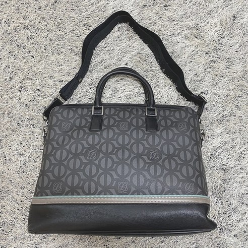 시간을 초월하는 우아함, 루이까또즈 브리프케이스의 매력 명품서류가방