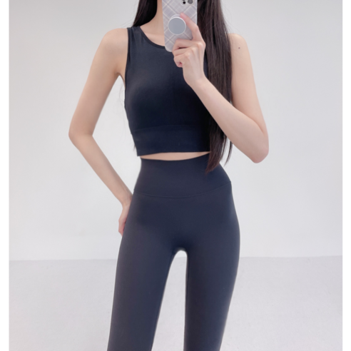 운동과 일상의 경계를 허물고 편안함과 스타일을 모두 챙기는 로라벨 노와이어 요가 필라테스 브라탑