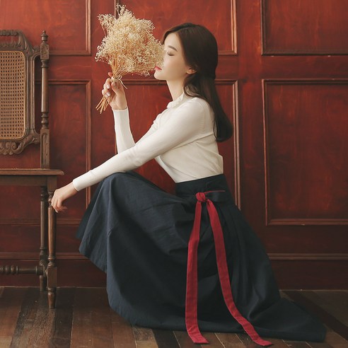 편안한 일상 룩을 완성하는 시크한 한복 스커트 생활한복치마
