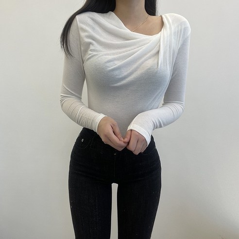 VANANA2 국내제작 여성 청순 페미닌 오프숄더 어깨 셔링 슬림 티셔츠