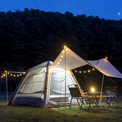 야외 활동을 위한 편안하고 보호적인 텐트