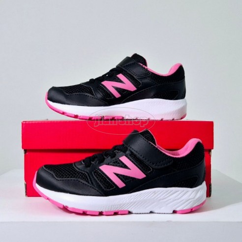 우리 아이 첫 걸음에 날개를 달아줄, 뉴발란스 키즈 와이드 찍찍이 운동화!