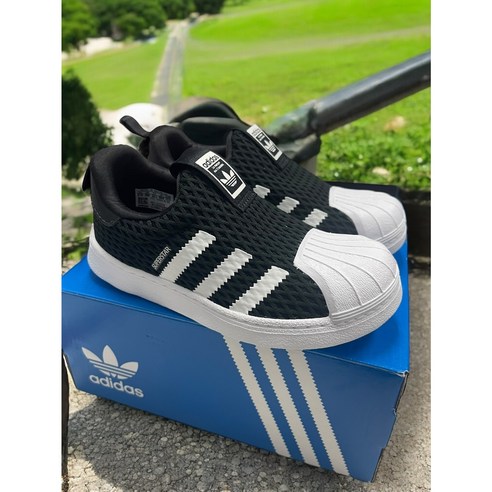 우리 아이 첫 걸음에 특별함을 더하다: 아디다스 슈퍼스타 360 I 블랙앤화이트 아디다스360