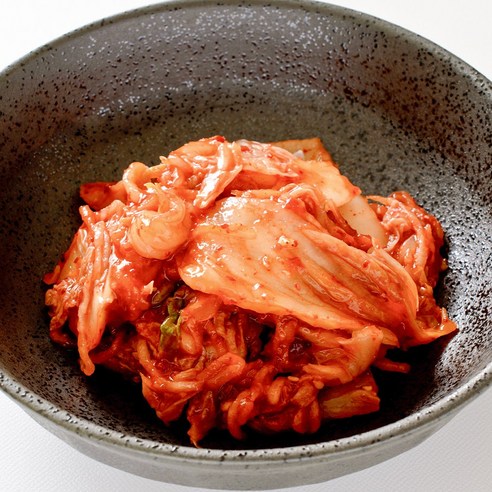 혼밥 레벨 UP! 3cm 수입 맛김치로 깔끔하고 풍족한 식사!