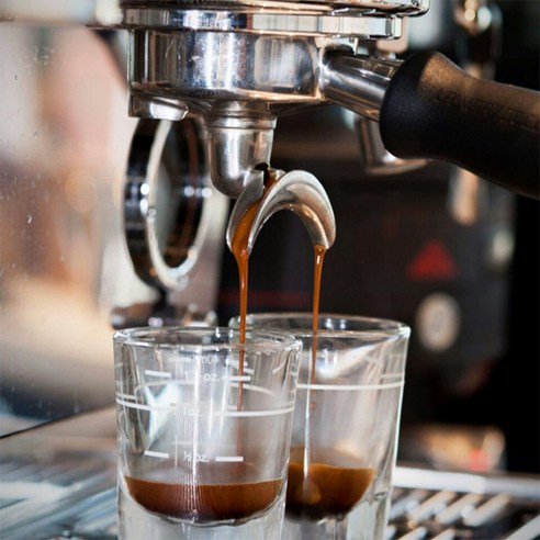 당일로스팅된 달콤하고 고소한 원두로 풍부한 맛과 향을 즐겨보세요.