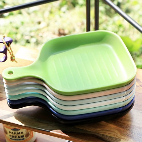 손 안의 작은 행복, 손잡이 사각 멜라민 식기로 완성하는 따뜻한 식탁