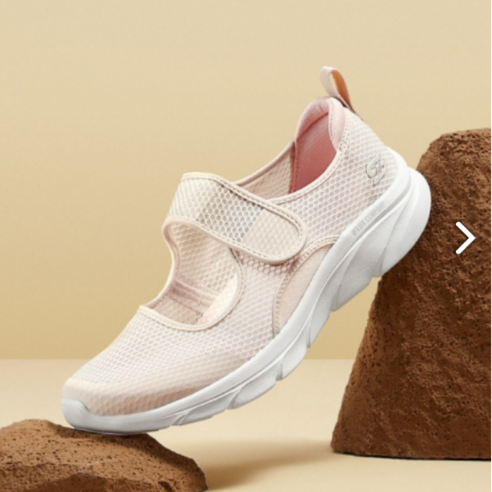 [해피데이] 스케쳐스 여성용 여름 디럭스 컴포트 쿠션감좋은 스니커즈S896095 (양말증정)