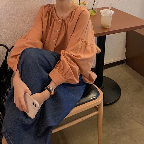 DFMEI 블라우스 여성 디자인 미니멀 긴팔셔츠 올봄 빈티지 인형 프렌치 시크한 소매 퍼프 탑입니다.