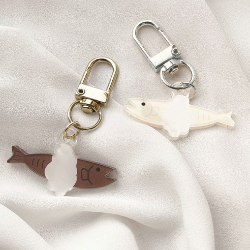 행운을 부르는 특별한 선물, 액막이 명태 키링 2개 세트 액막이키링
