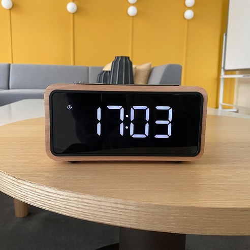 다목적 홈 디바이스로서 음악, 시간 측정, 알람 설정에 완벽한 에이투 라디오 LED 시계 알람 무선 블루투스 스피커