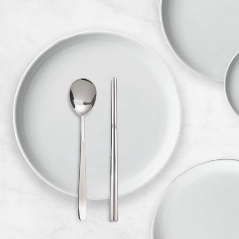 품격 있는 식탁을 완성하는 한국도자기리빙 리한 네오라운드 스텐 수저 10벌 세트