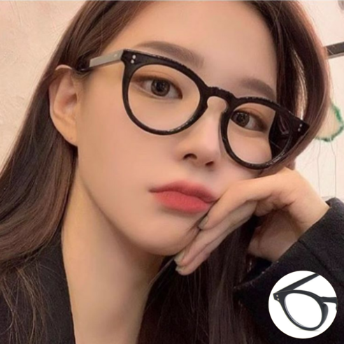 브이럽스 뿔테 안경 스타일 여성 패션