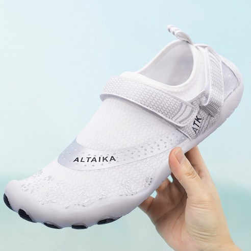 온 가족이 함께 즐기는 편안하고 스타일리쉬한 여름 필수템