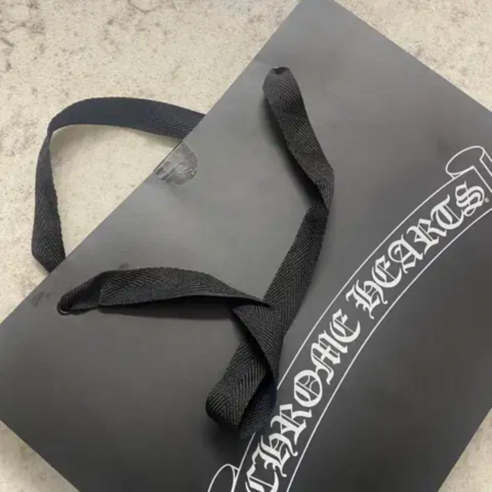 크롬하츠 복서 브리프: 숨겨진 매력을 깨우는 블랙 카리스마