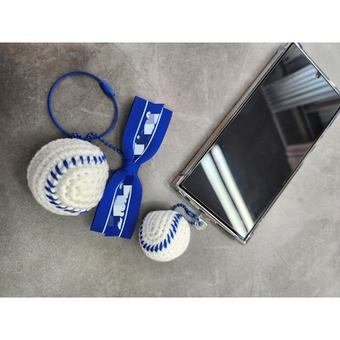 유주LIKE 야구공 키링으로 삼성 라이온즈 팬심을 표현하세요!