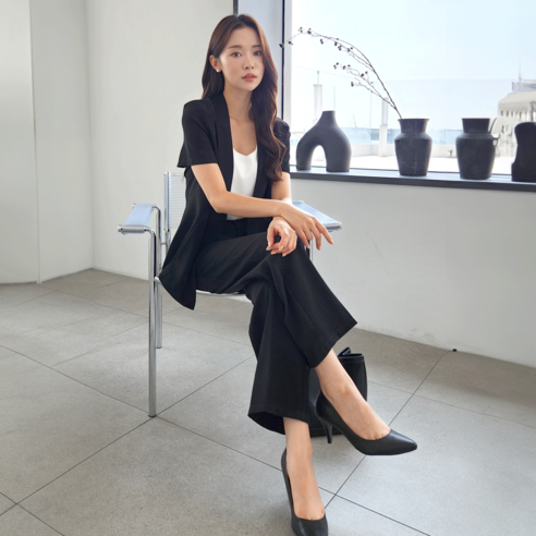 최적의 스타일과 편안함을 위한 여성용 세련된 반팔 정장 세트