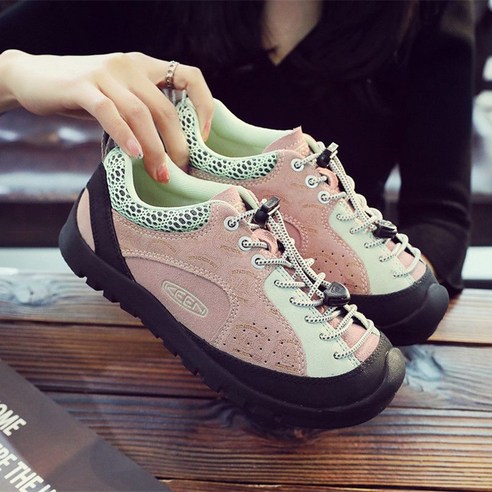 킨 재스퍼 락 운동화는 등산, 트래킹, 아웃도어 활동에 적합한 커플 신발입니다.