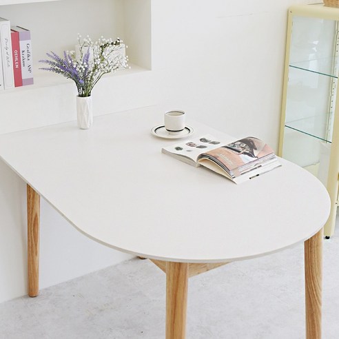 고전적인 매력과 현대적인 실용성이 조화된 모카 1200 원목 식탁 테이블