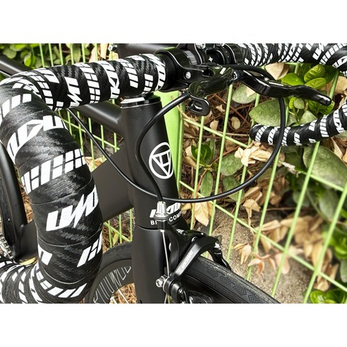 언노운 LV3, 순백의 질주로 도시를 수놓다